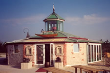 LOKAL AU�ENGESTALTUNG | Wandgestaltung mit Ziegel und Steindekor, Dekoration